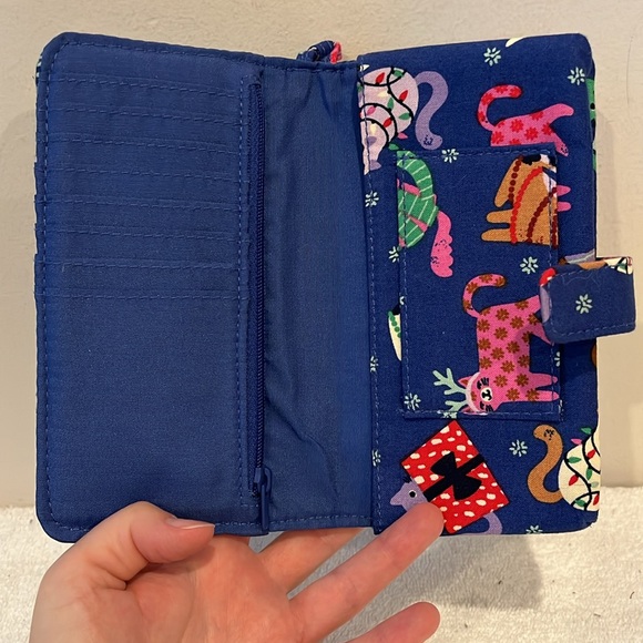 Vera Bradley Catnip Christmas Cat Print Phone Wristlet - Picture 3 of 6
